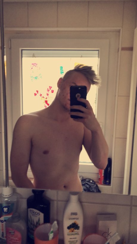 Official Max pornstar sexy galleries