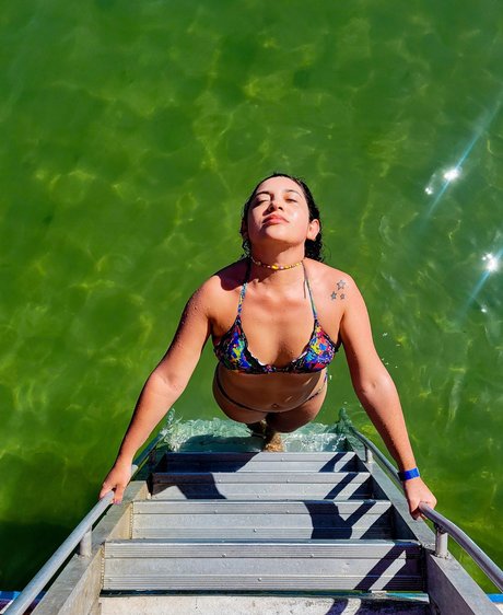 adrianaoficial beautiful star photos