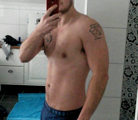 Oddi beautiful model image