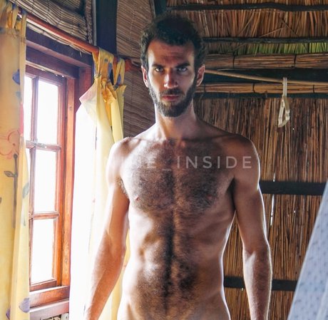 NINE INSIDE model exclusive pics