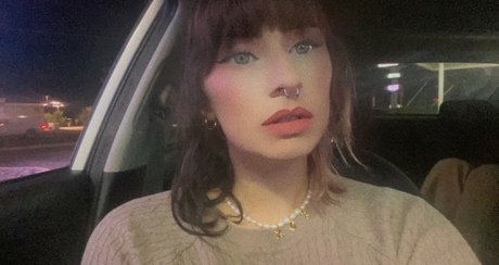 Peachie Fox erotic pornstar photos