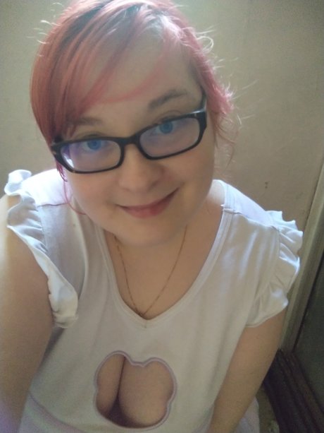 Tynie Merritt model img