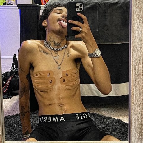 Trans Daddy hot star pic