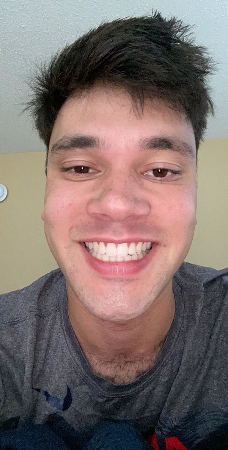 Charlie Kress erotic model image