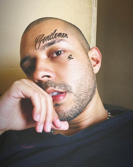 Alexander Mejia naked star gallery