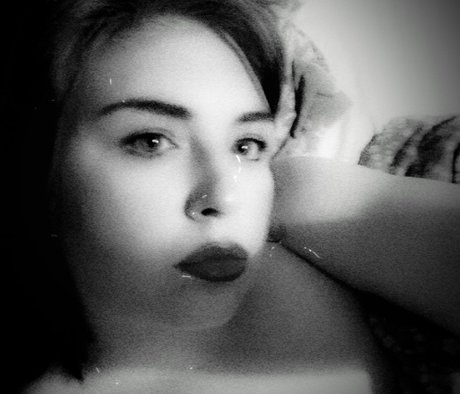 Orla Blue model pretty gallery