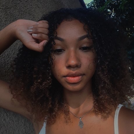 Ana Carolina hd model gallery