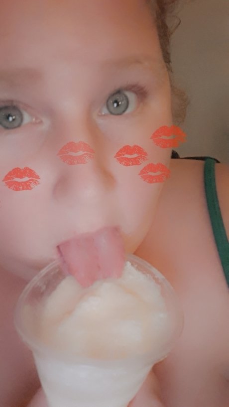 Onyx Escape model naked photo