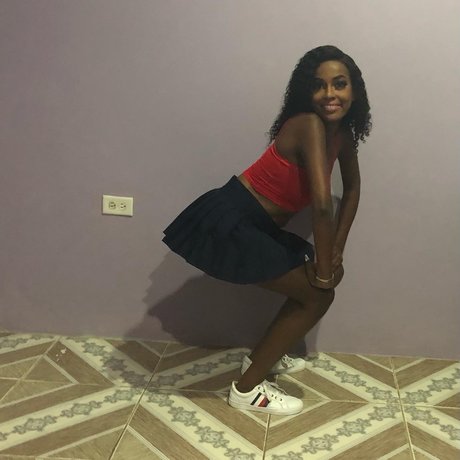 Pretty mixbreed art model photo