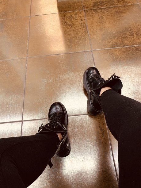 Positivewhoo model free image