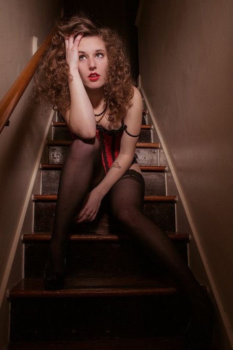 Songstress Kate erotic star images