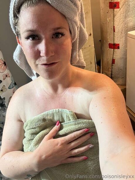 Isley sexy actress gallery