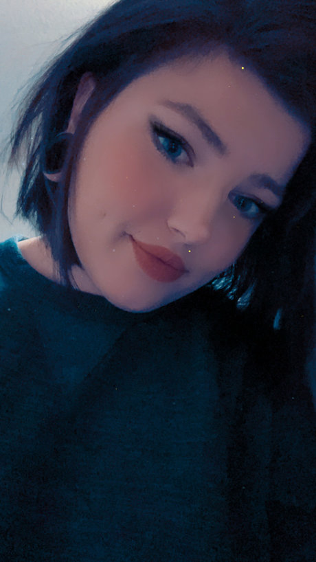 Ariel Delong model hot photos