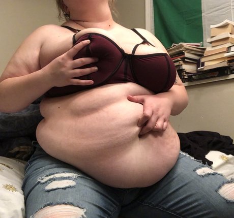 Plumppiggie nude model images