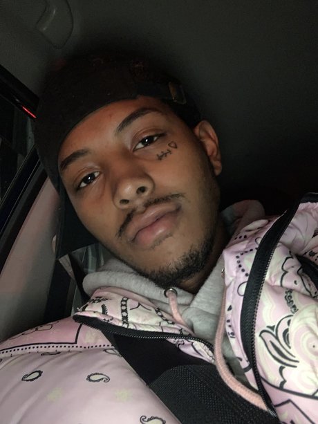 Pink Chanel Dior pornstar free pic