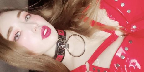 minne_ pornographic star img