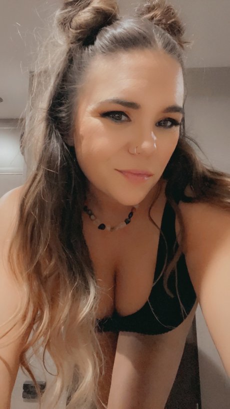 Pheonix Rayne pornstar nude photo