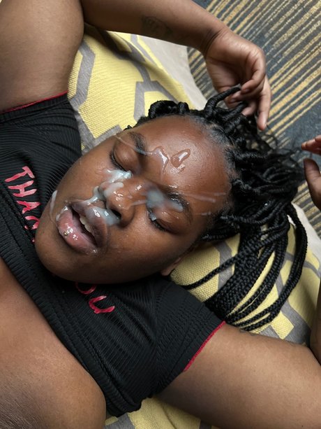 QweenGemini sexy model img