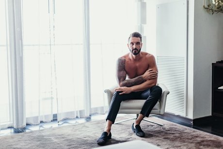 Quinton James XXX porn actress pics