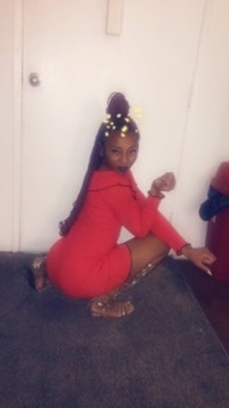 Qunny Monroe star beautiful photo