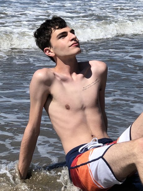 Quinn Swift porn model picture