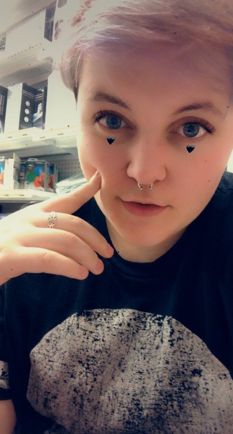 Quietlyhere adult actress pic