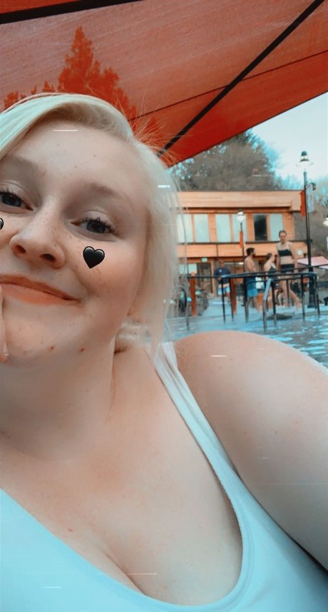 Queen of Curves pornstar sex gallery