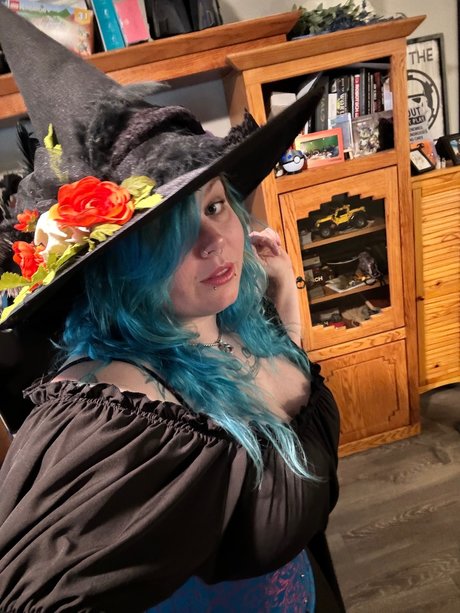 QueenBeeStingz pornstar sex gallery