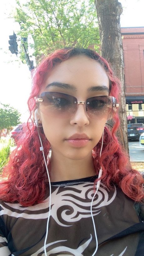 _Belle_ free model pictures