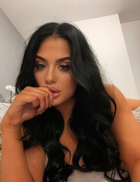 FREE TEASE ROO exclusive model galleries