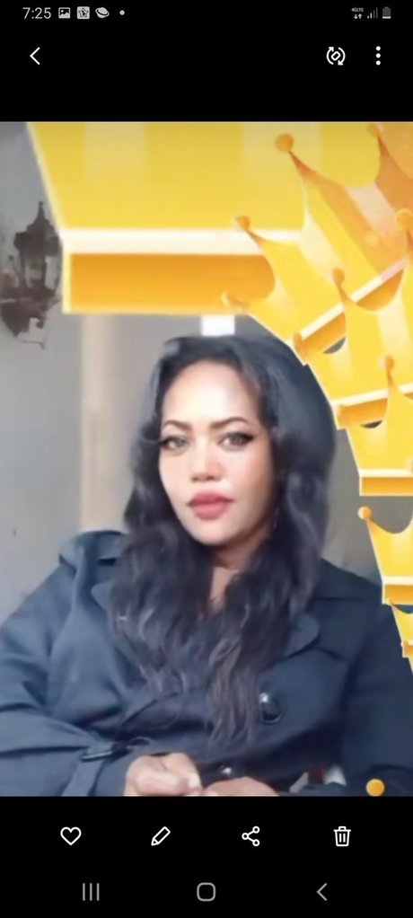 LA VIDA ES RICA_ model hd pictures