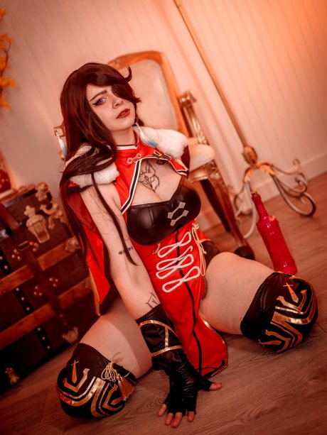 Maee pornographic model gallery