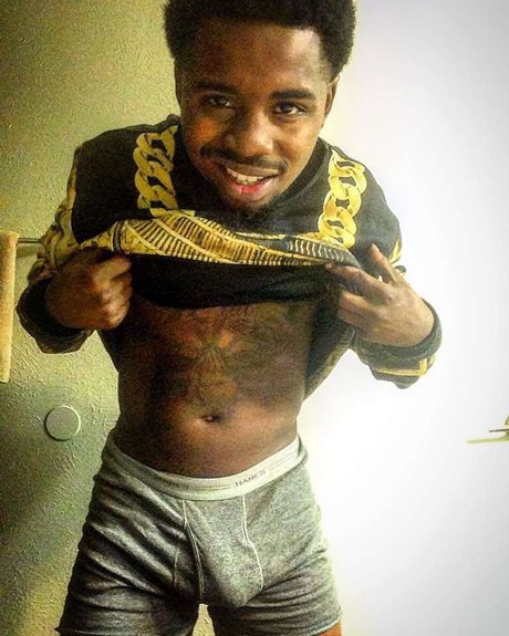 Darius Bates pretty model picture