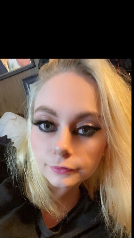 Sarafina model nude pics