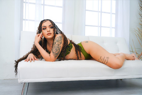 prettylillpotheadd model pretty pictures