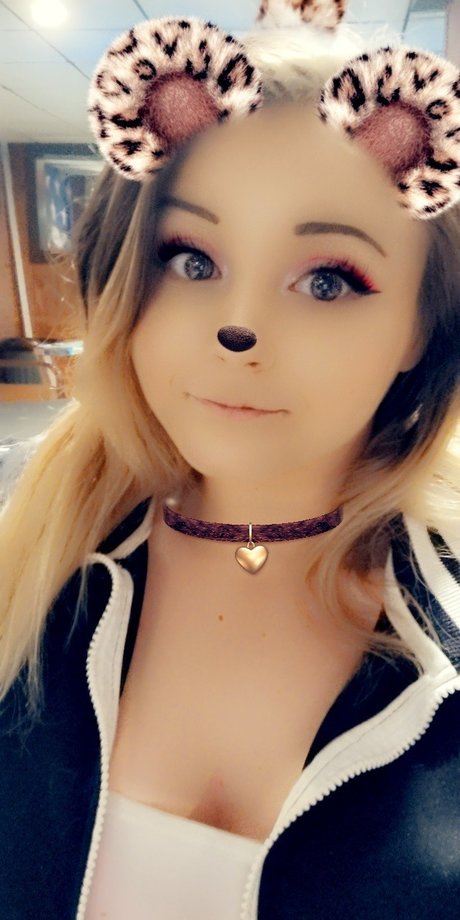 RissaRose420 model top pic