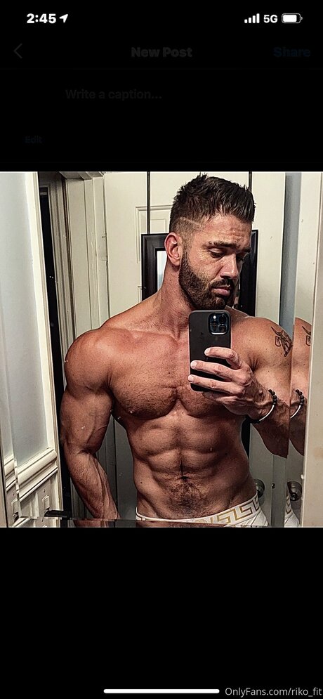 Riccco adult model image