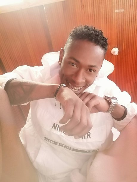 Richy naked model pictures