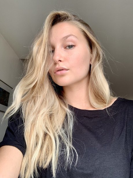 _Rhude Girl sex actress galleries