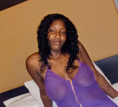 MsLove model pretty gallery