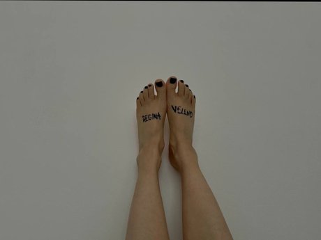 Regina Veleno art model photos