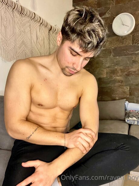 _R VEN_ adult actress photos