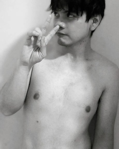 El Chico Raro model sex pic