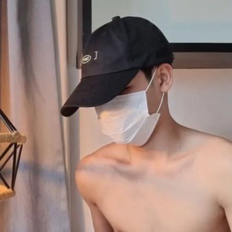 March CMU model sex photos