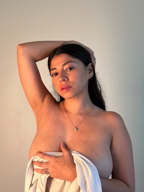 Marbella Escare o hot model pic