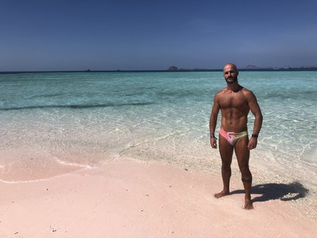 man onlyfans art nude photos