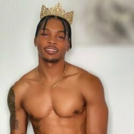 Itskymanii hot model image