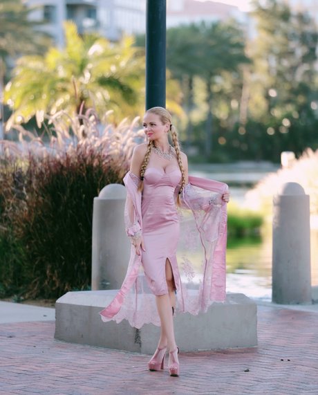 Manhattan Girl hot model galleries