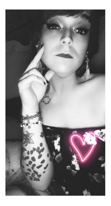 Aria Monroe adult star image