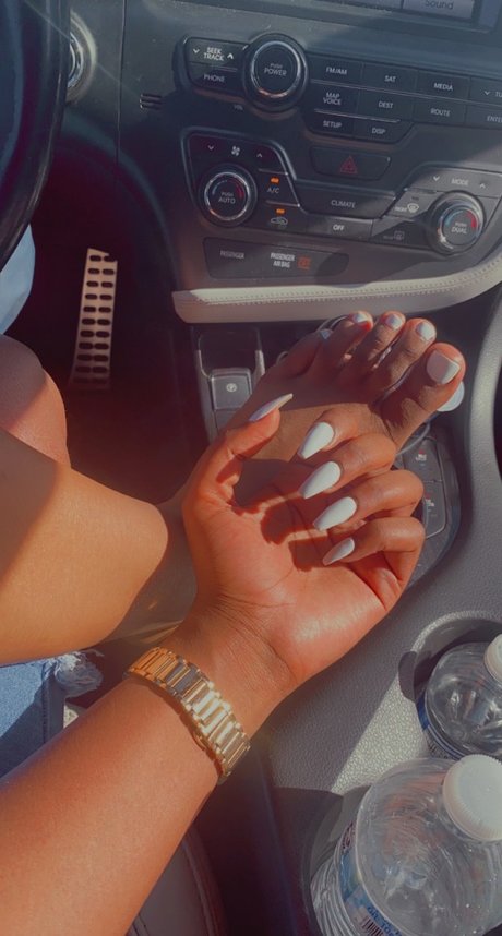 Arialeshea pretty pornstar images